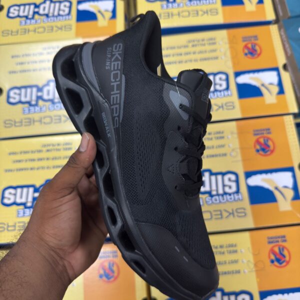 Skechers go walk