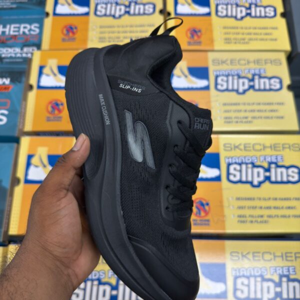 Skechers Max cushion Black
