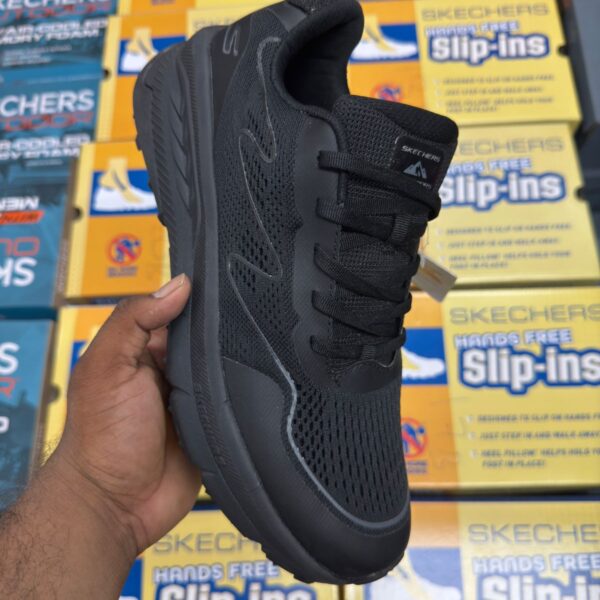 Skechers out doors