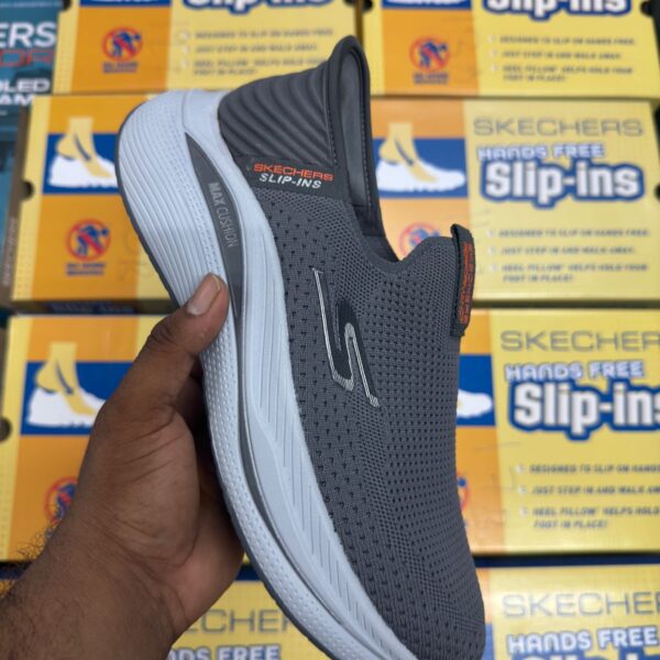 Skechers Max cushion slip in’s Air flow